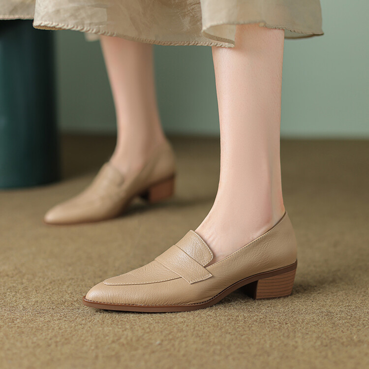 Women's Minimalist Slip-On Flat Shoes with Chunky Mid Heel - Image 4