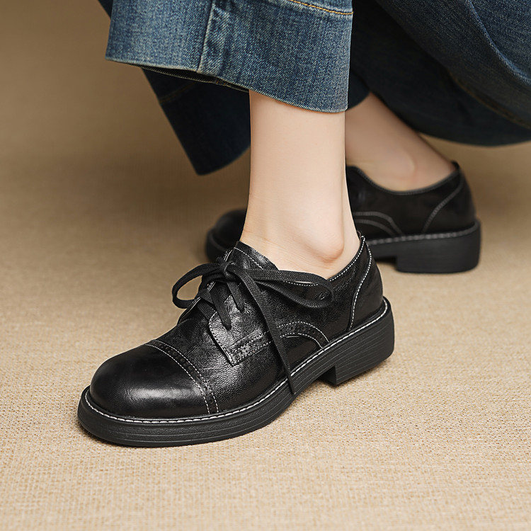 Women's Leather Loafers with Platform Mid Heel - Image 5